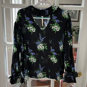NWT Les Reveries black background, white and blue flowers, cuff sleeves, size 10